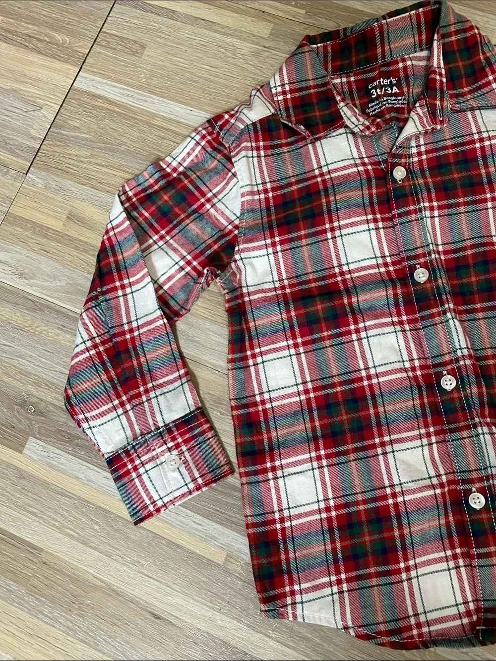 NWT CARTER’s button down plaid shirt size toddler boy 3T